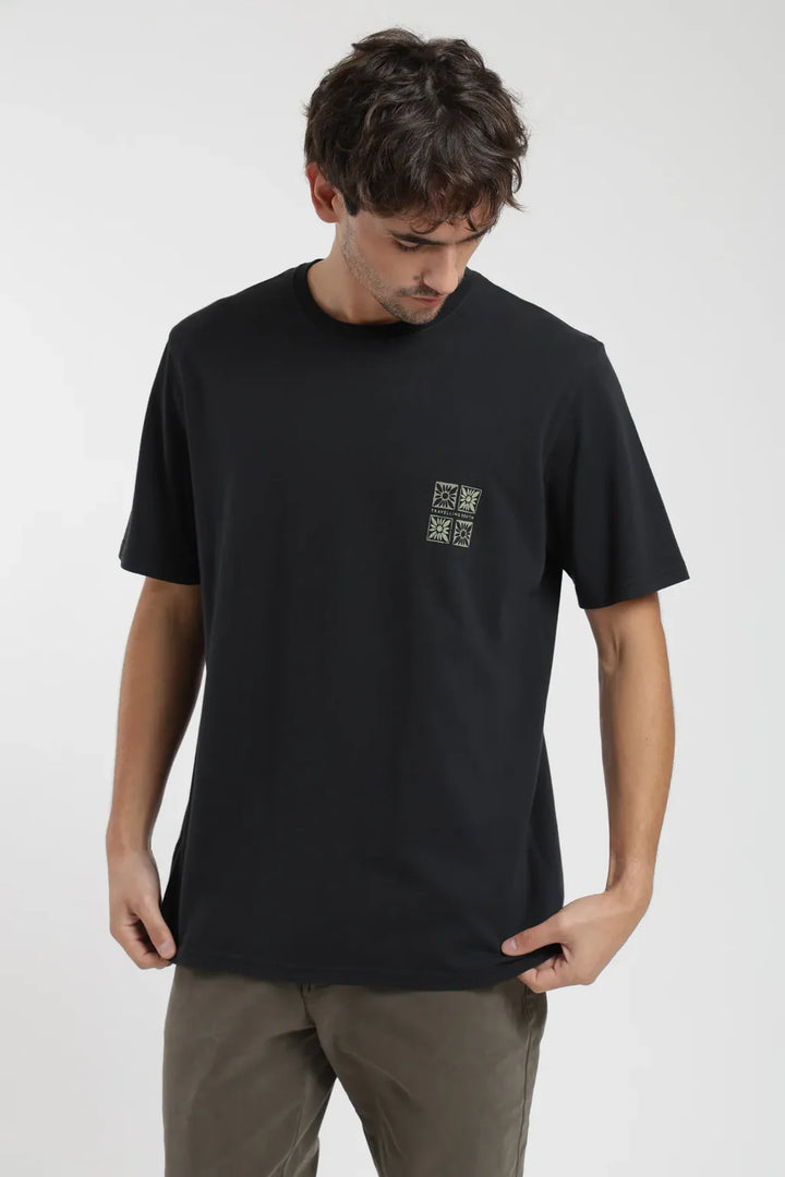 Polera manga corta hombre South negro